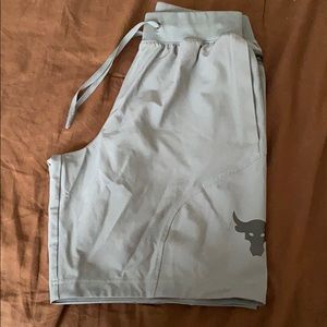 Men’s UA project rock shorts sz. M